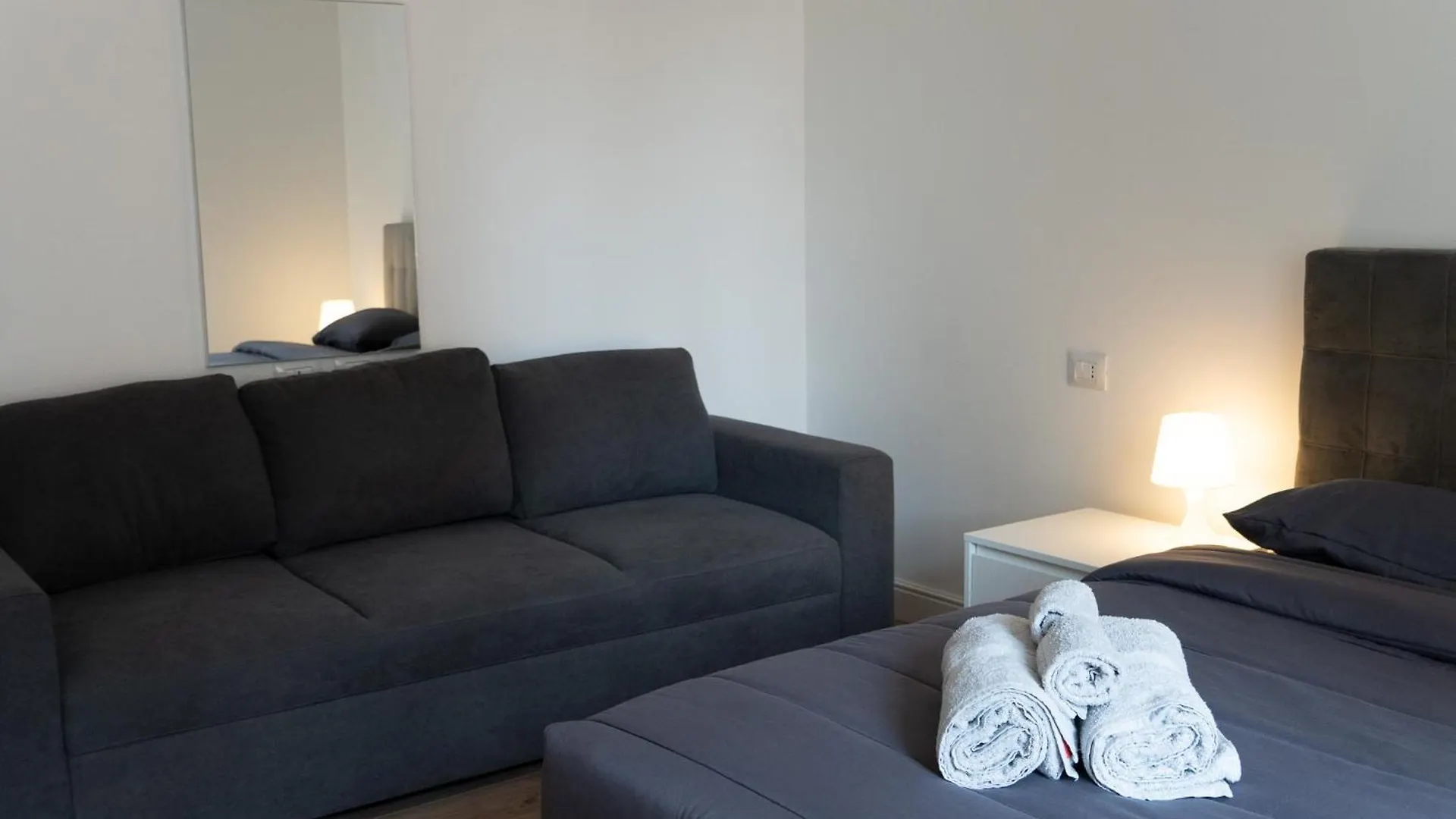 Suite Ai Piedi Di Citta Alta Bergamo Apartment